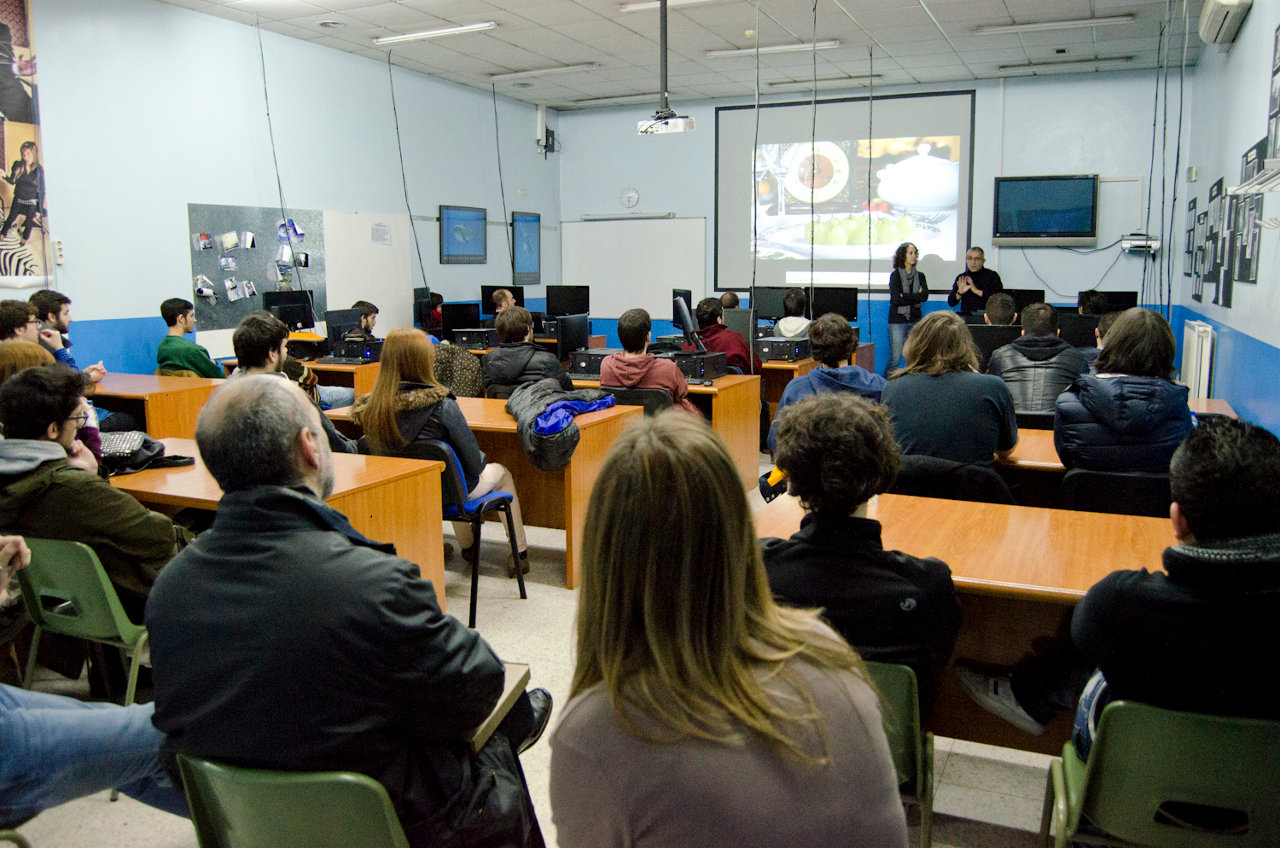 Escuela de Imagen y Sonido de Vigo EISV. Aulas multimedia para alumnos - Masterclass dentro del aula multimedia