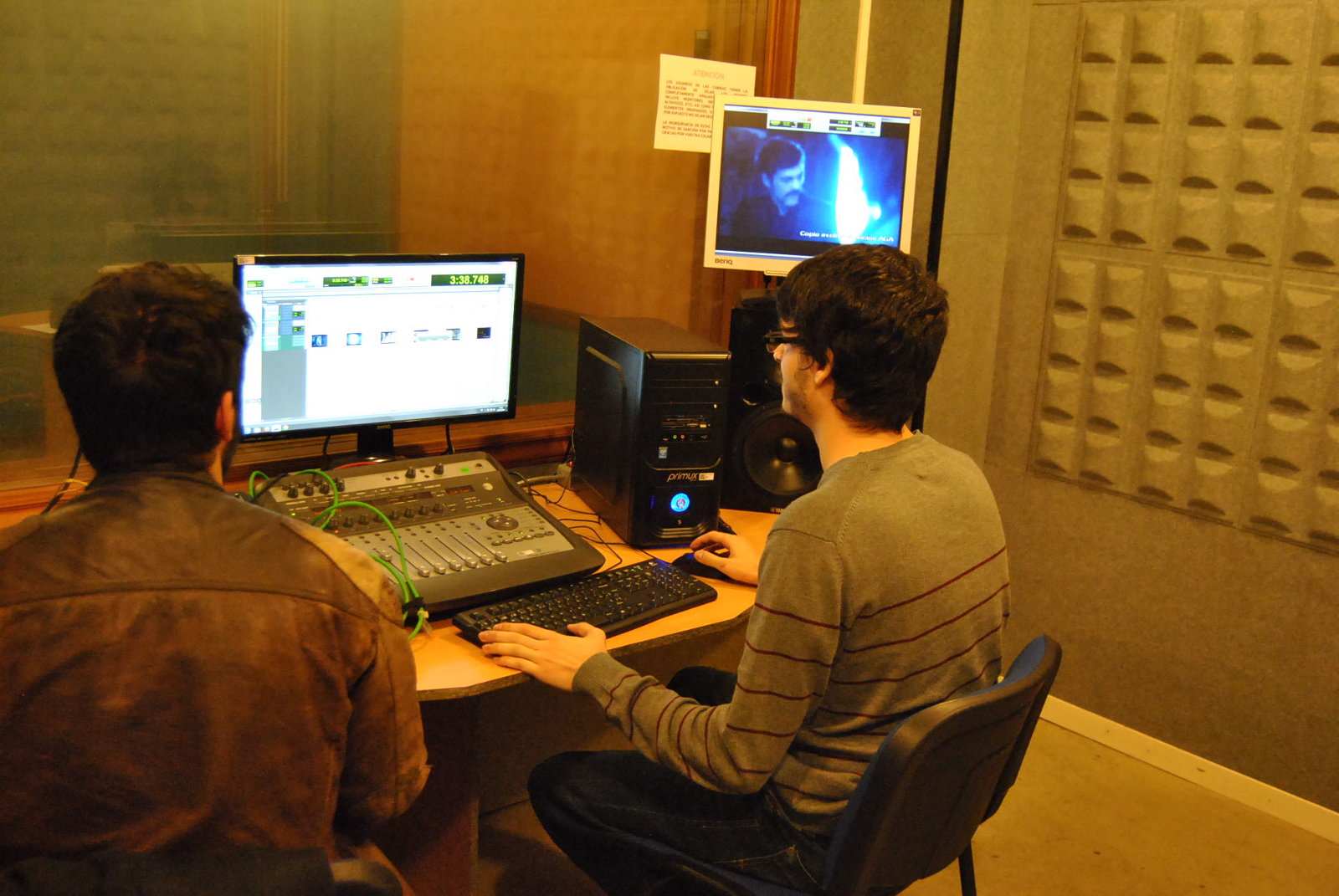 Escuela de Imagen y Sonido de Vigo EISV. Instalaciones de grabación de audio - Estudio de doblaje - Control de doblaje