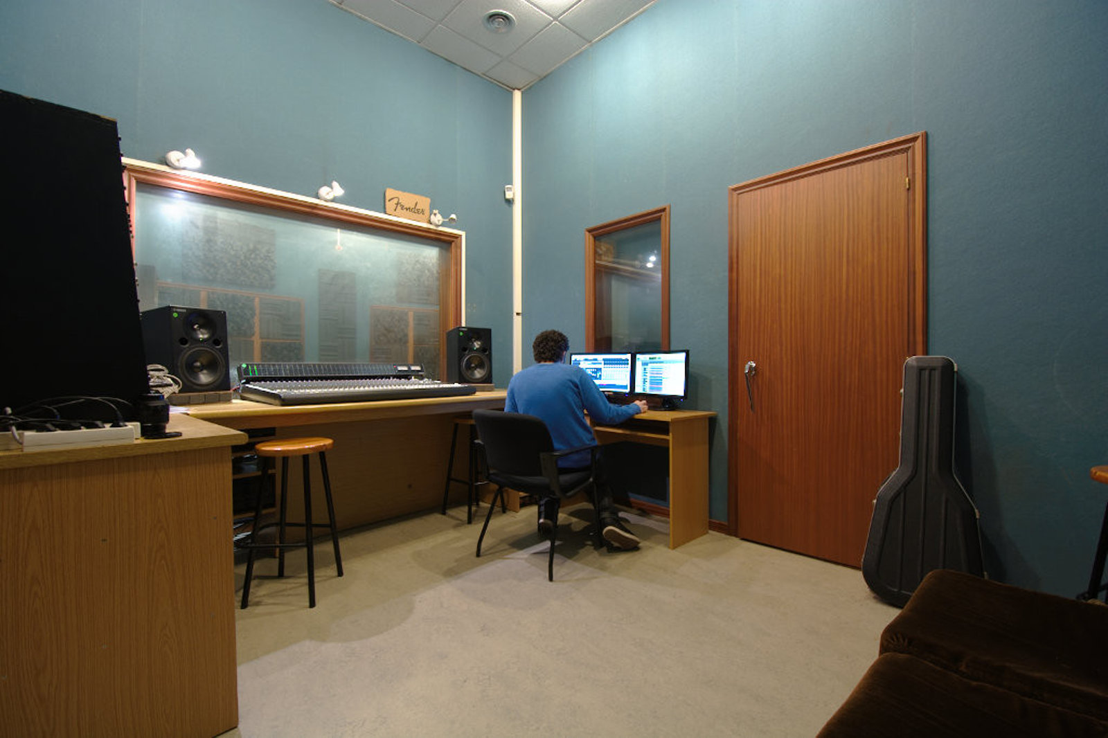 Escuela de Imagen y Sonido de Vigo EISV. Instalaciones de grabación de audio - Estudio de grabación digital - Control de grabación