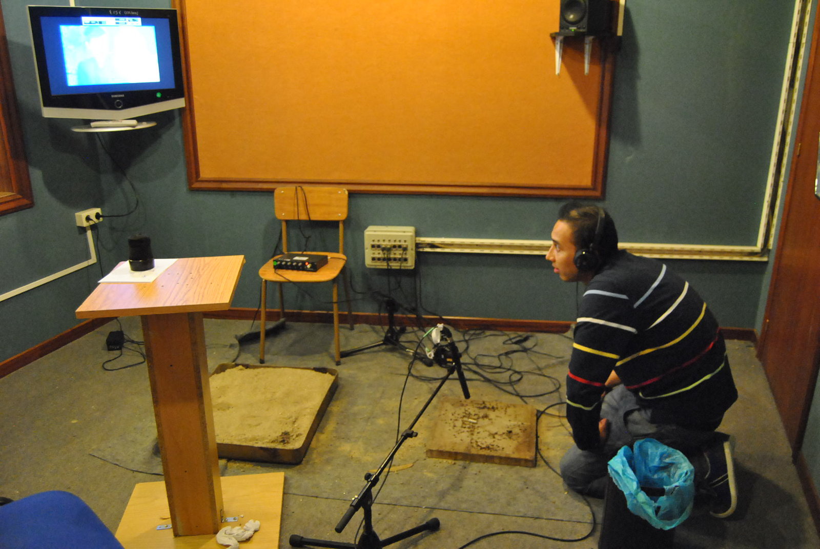 Escuela de Imagen y Sonido de Vigo EISV. Instalaciones de grabación de audio - Estudio de Foley - Práctica de Foley