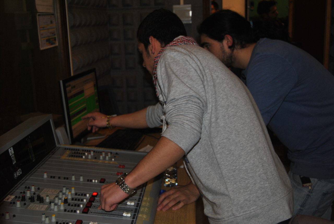 Escuela de Imagen y Sonido de Vigo EISV. Trabajo de alumnos de Sonido para Audiovisuales. Programa de Radio De Carallada 1